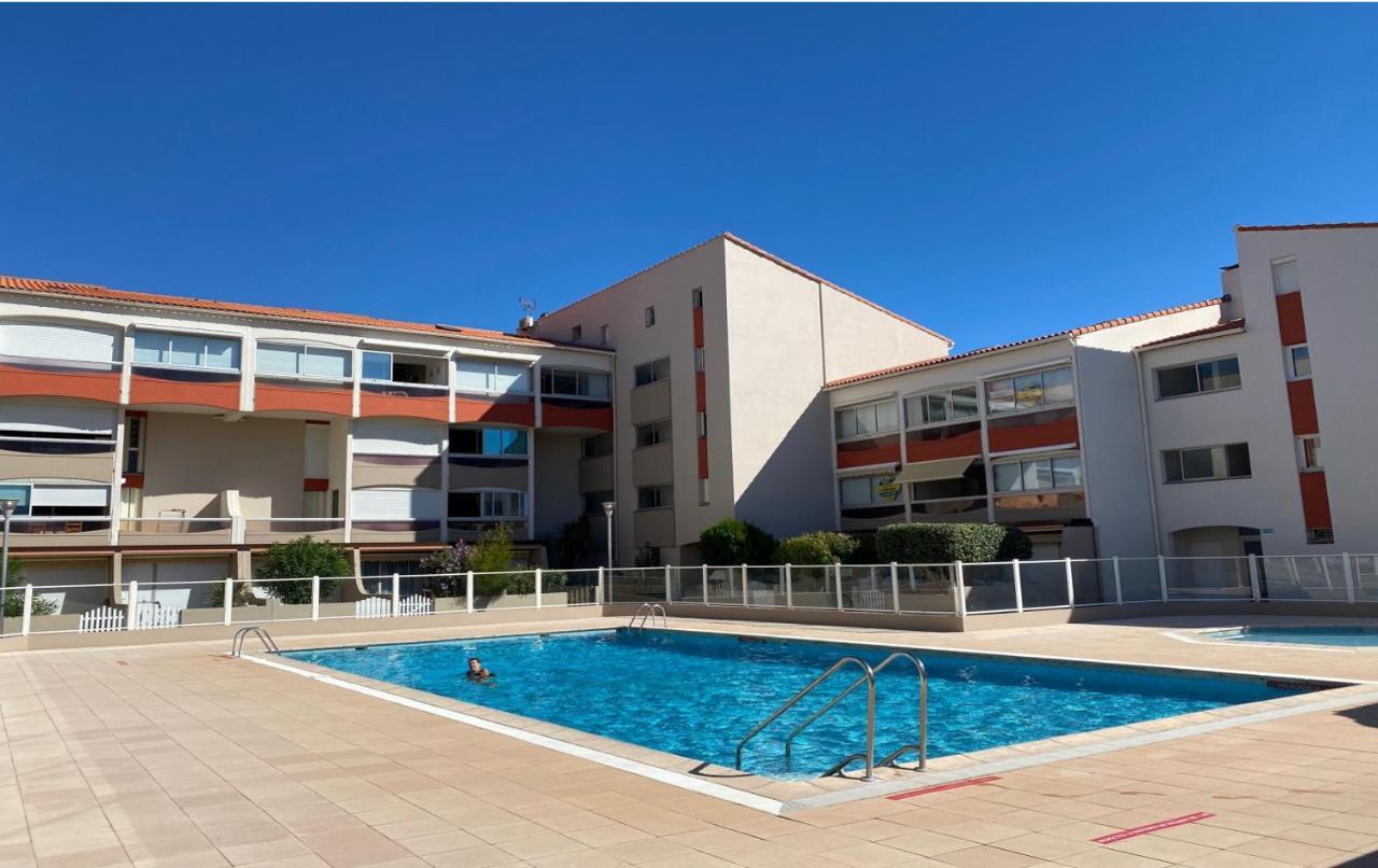 Piscine Park. Privatif Dans Res. Securisee